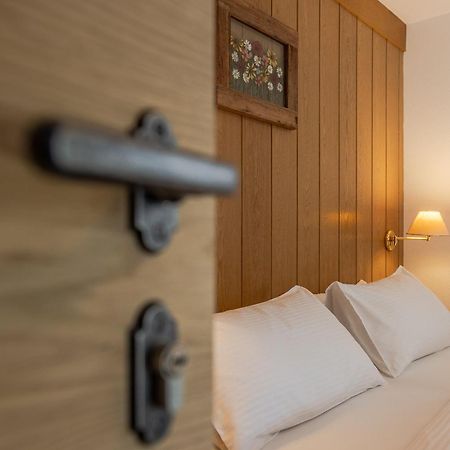 Villa Resi B&B กอร์วารา อิน บาเดีย ภายนอก รูปภาพ