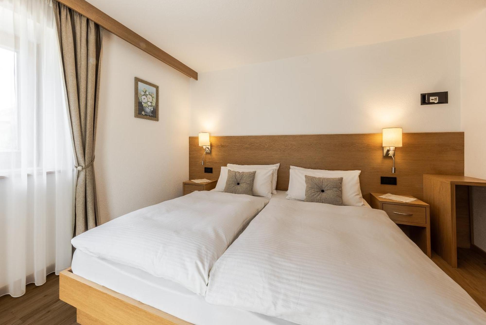 Villa Resi B&B กอร์วารา อิน บาเดีย ภายนอก รูปภาพ