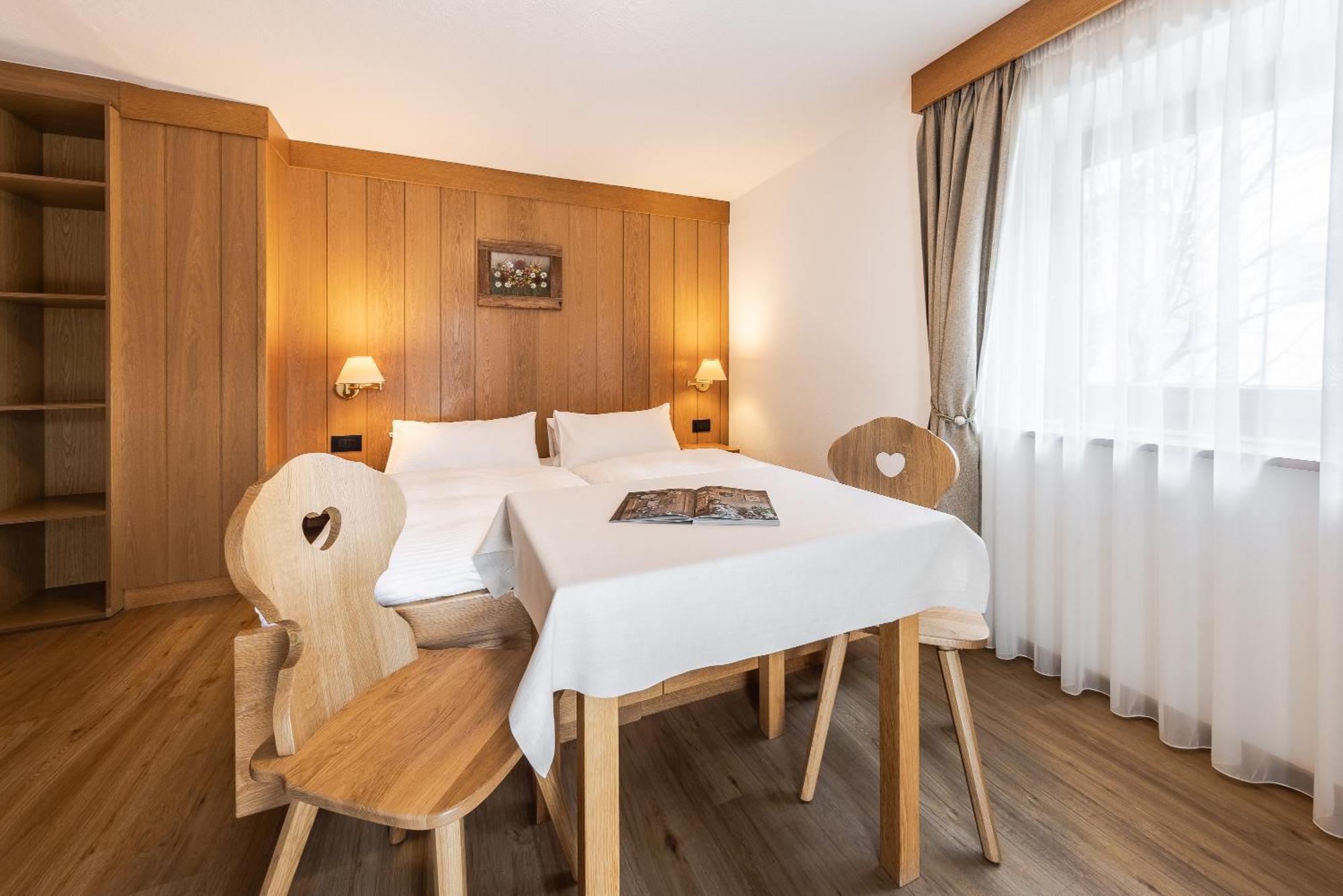 Villa Resi B&B กอร์วารา อิน บาเดีย ภายนอก รูปภาพ