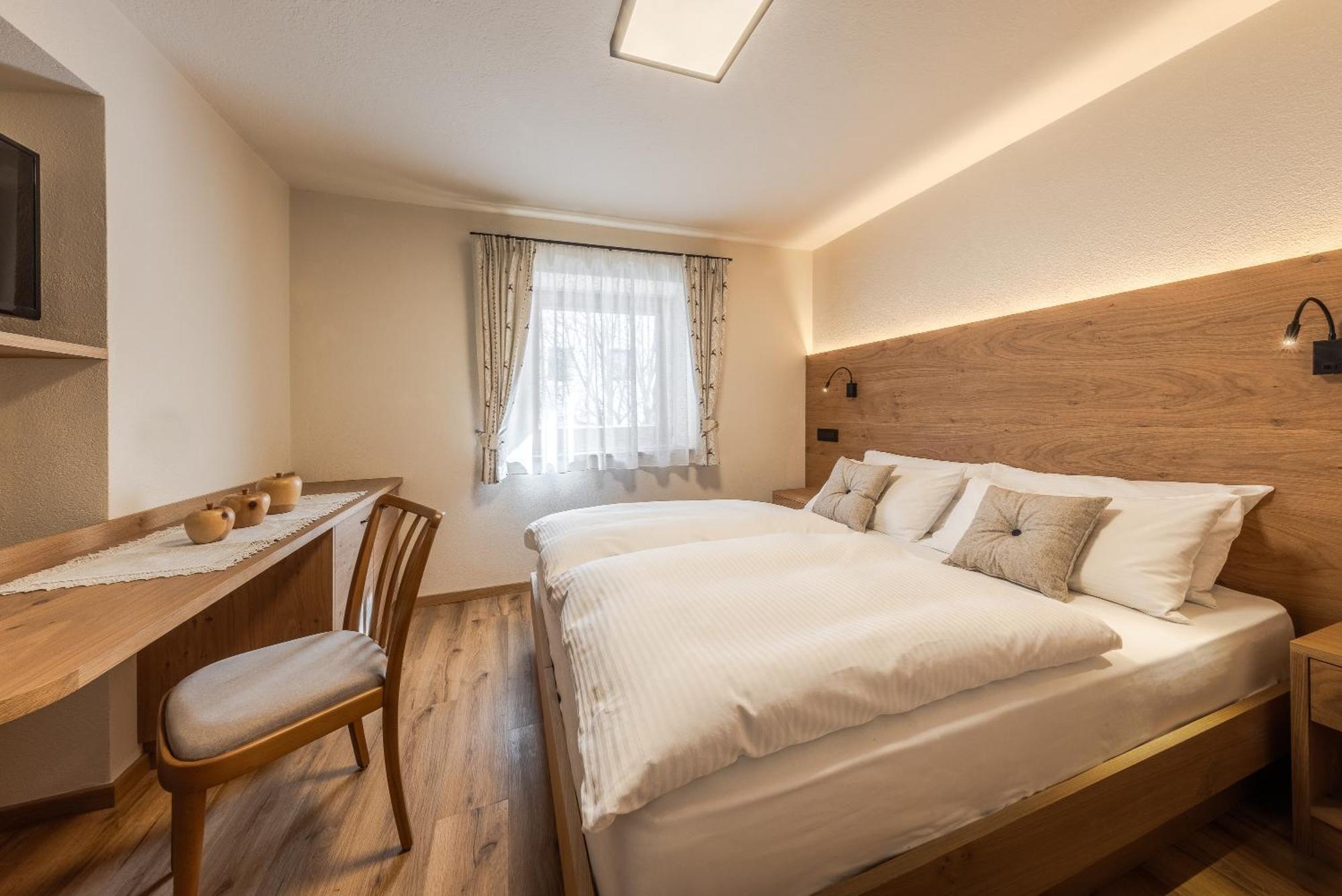 Villa Resi B&B กอร์วารา อิน บาเดีย ภายนอก รูปภาพ