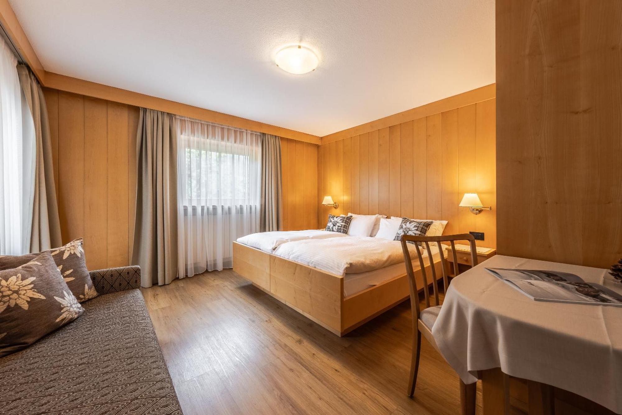Villa Resi B&B กอร์วารา อิน บาเดีย ภายนอก รูปภาพ
