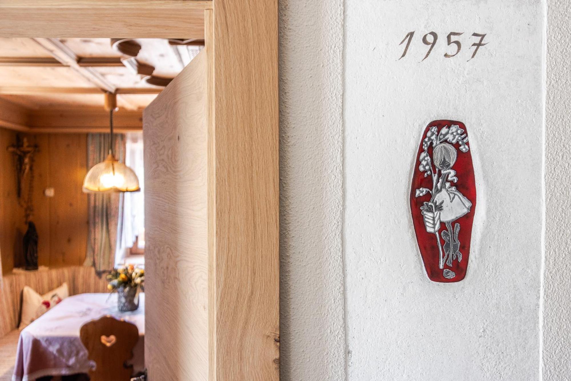 Villa Resi B&B กอร์วารา อิน บาเดีย ภายนอก รูปภาพ